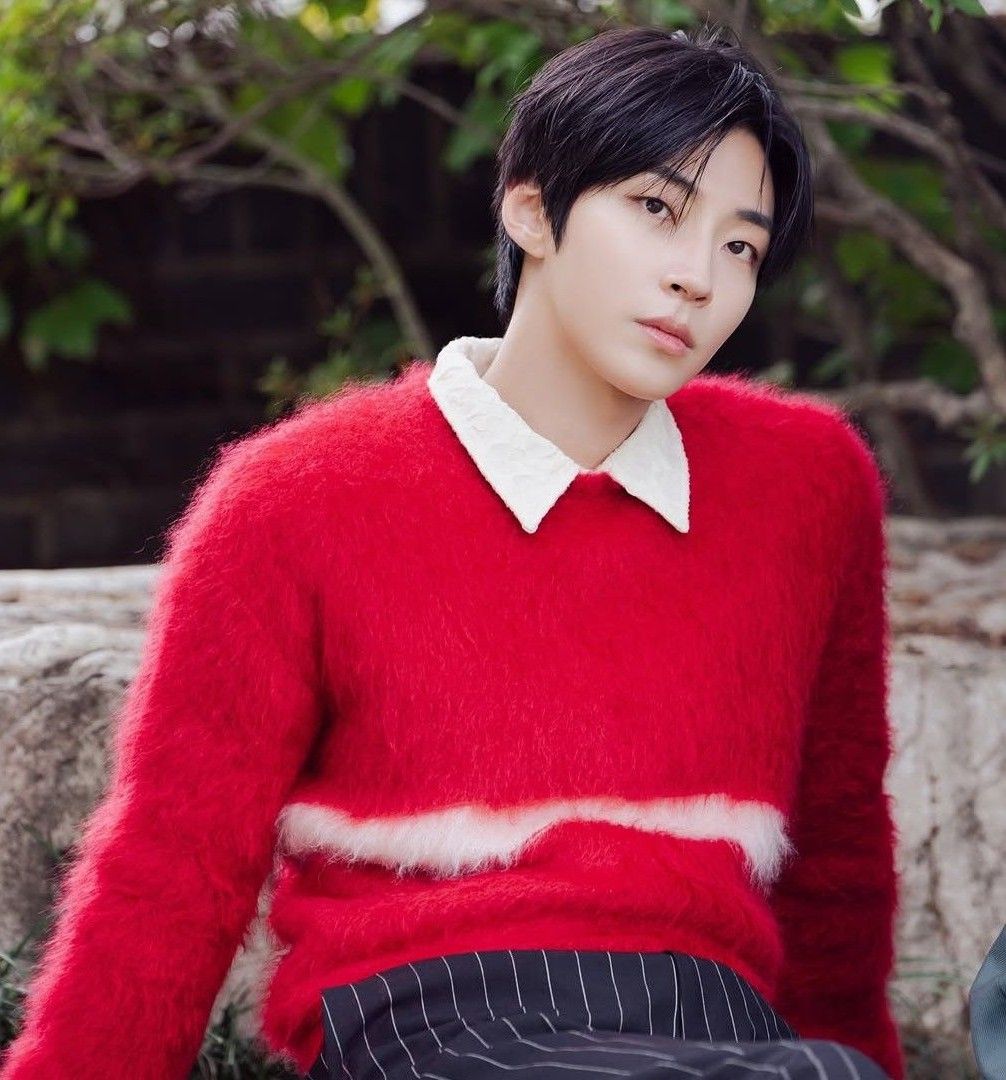 Cuplikan di balik layar dari Hwang Inyoup