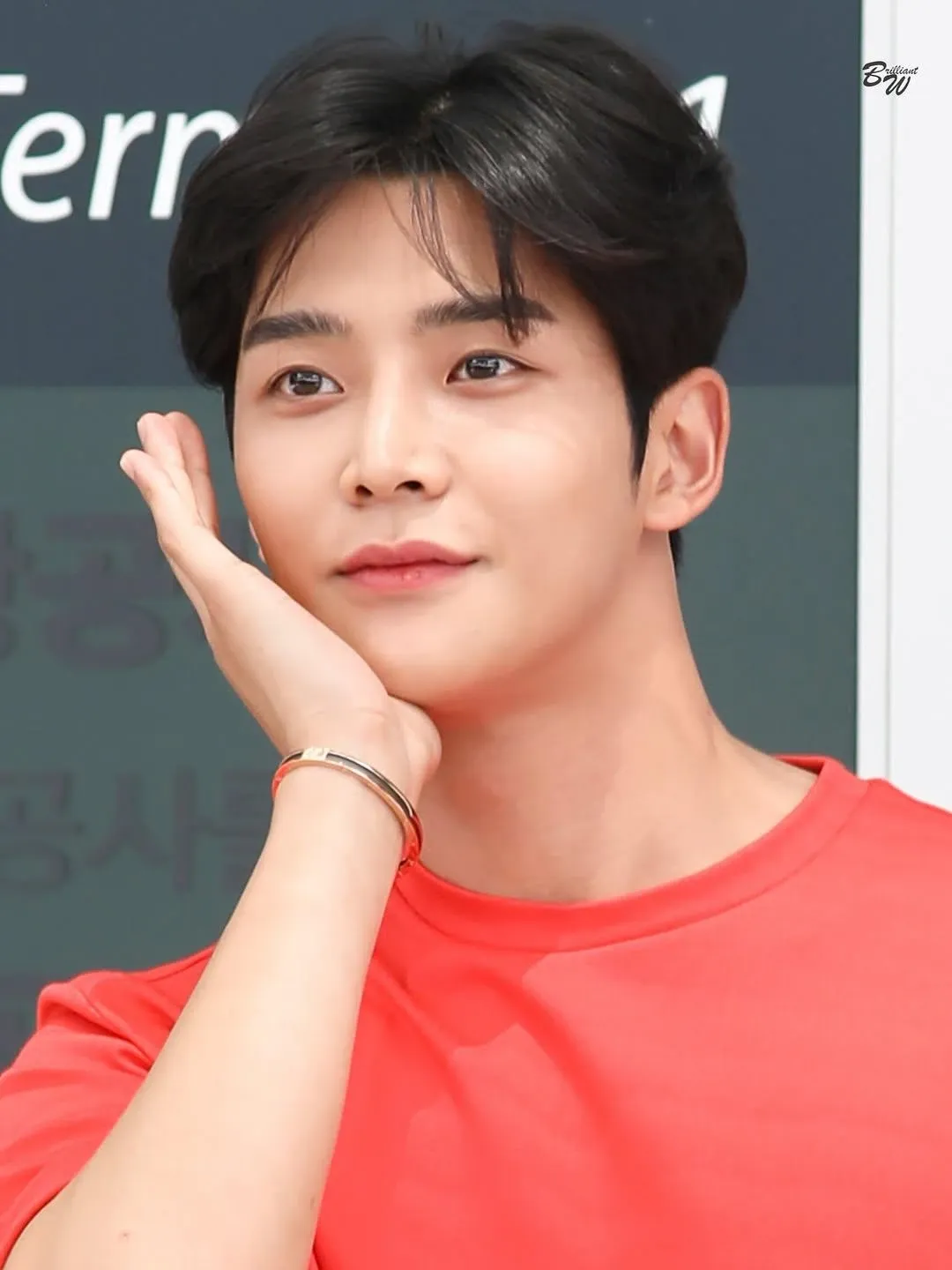 Cuplikan di balik layar dari Rowoon