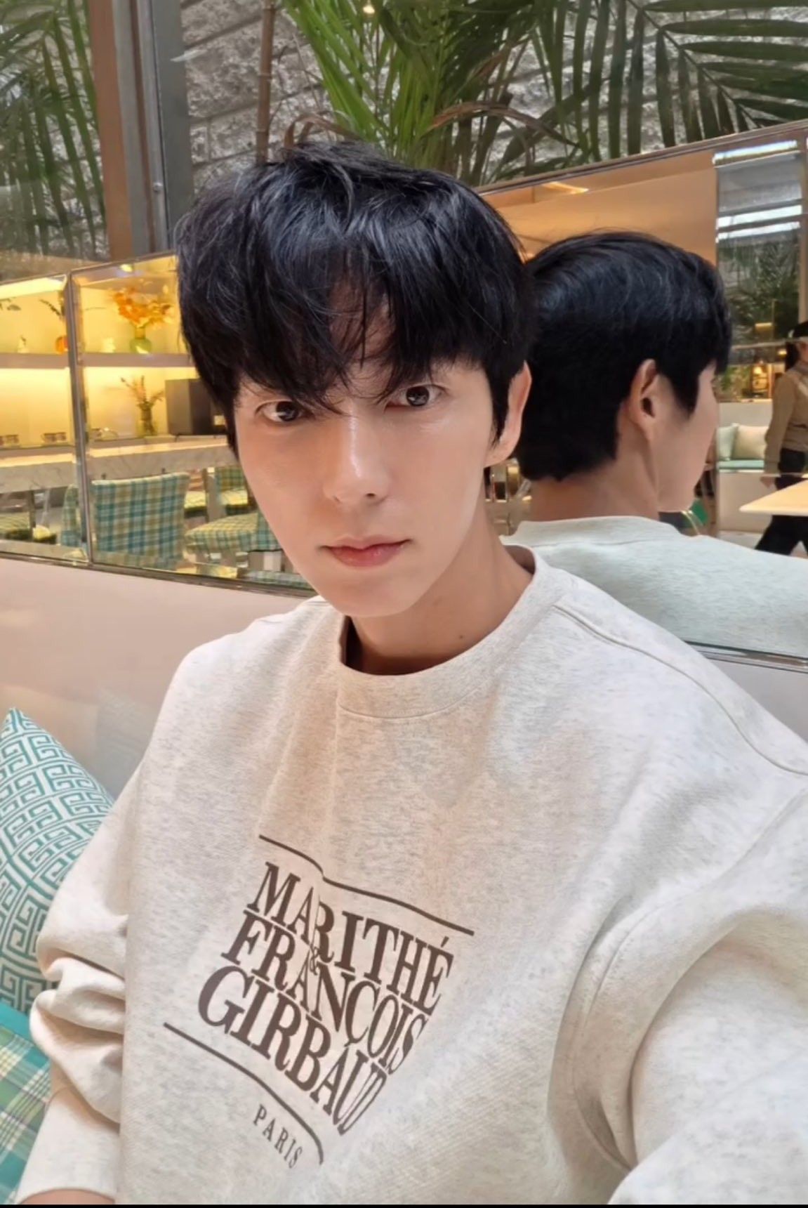 Behind-the-scenes cut of Lee Joongi