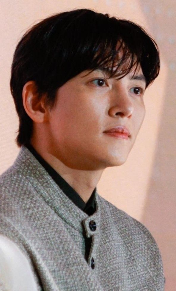 Behind-the-scenes cut of Ji Changwook