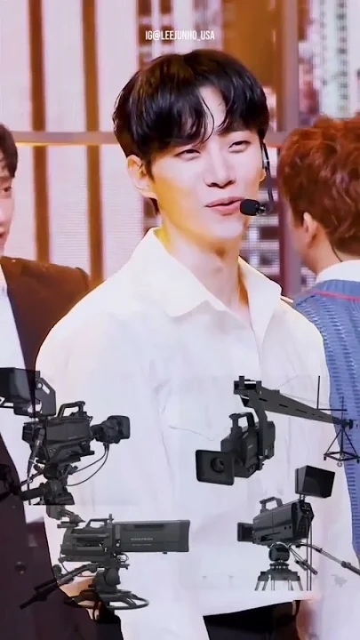 粉丝拍下的李俊昊瞬间