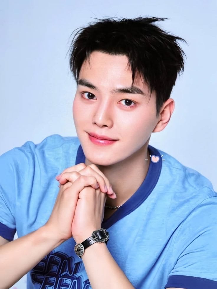 Latest photo of Song Kang