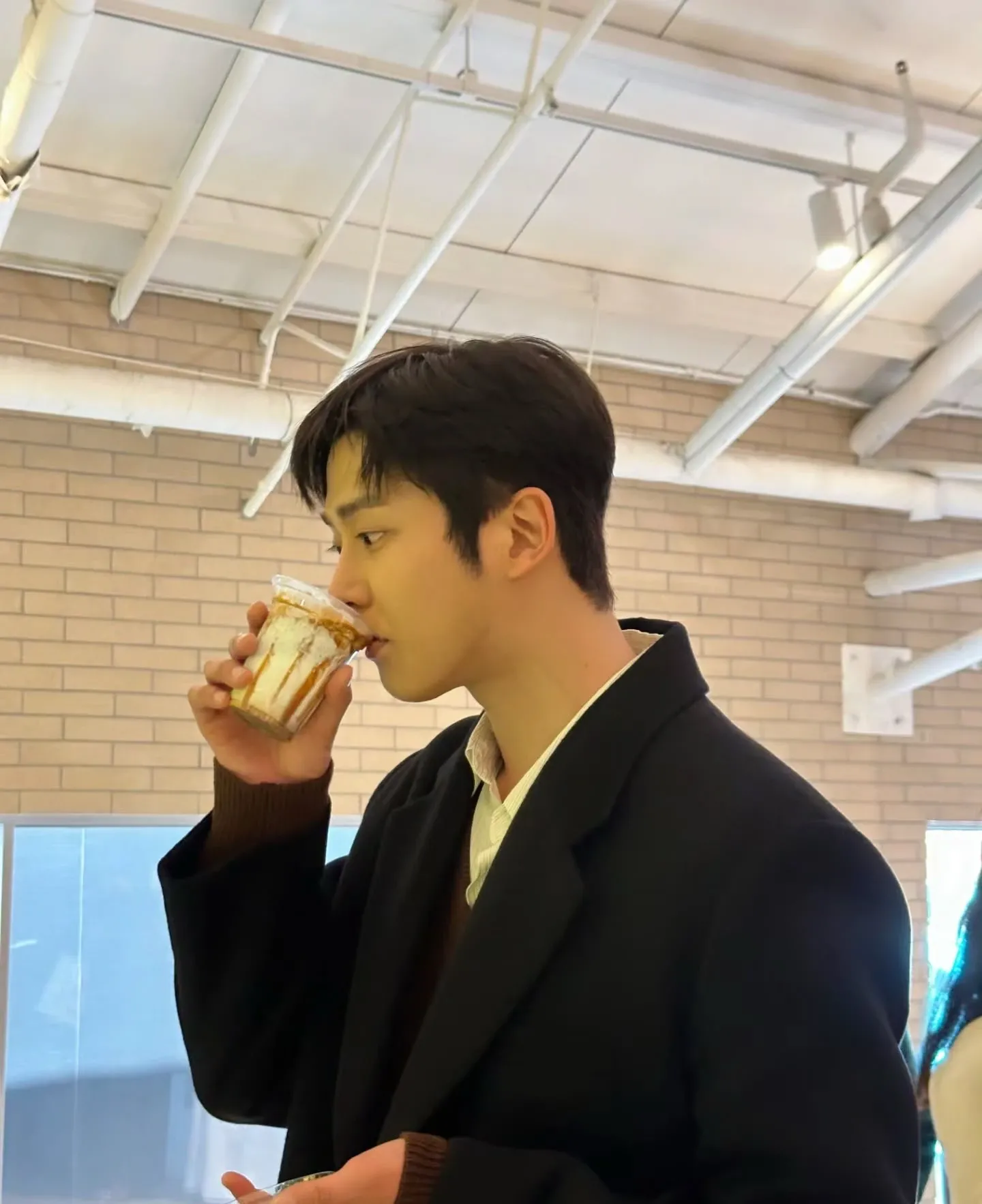 Foto terbaru dari Rowoon