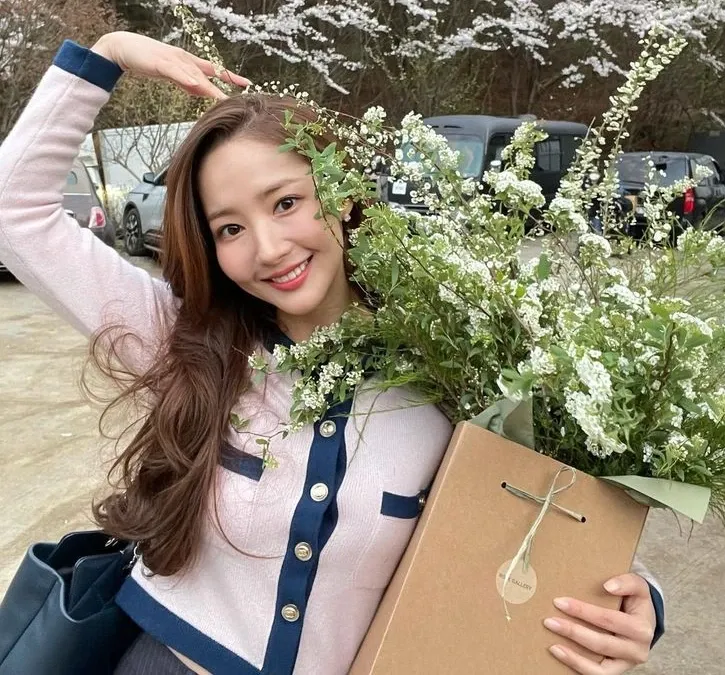 Latest photo of Park Minyoung
