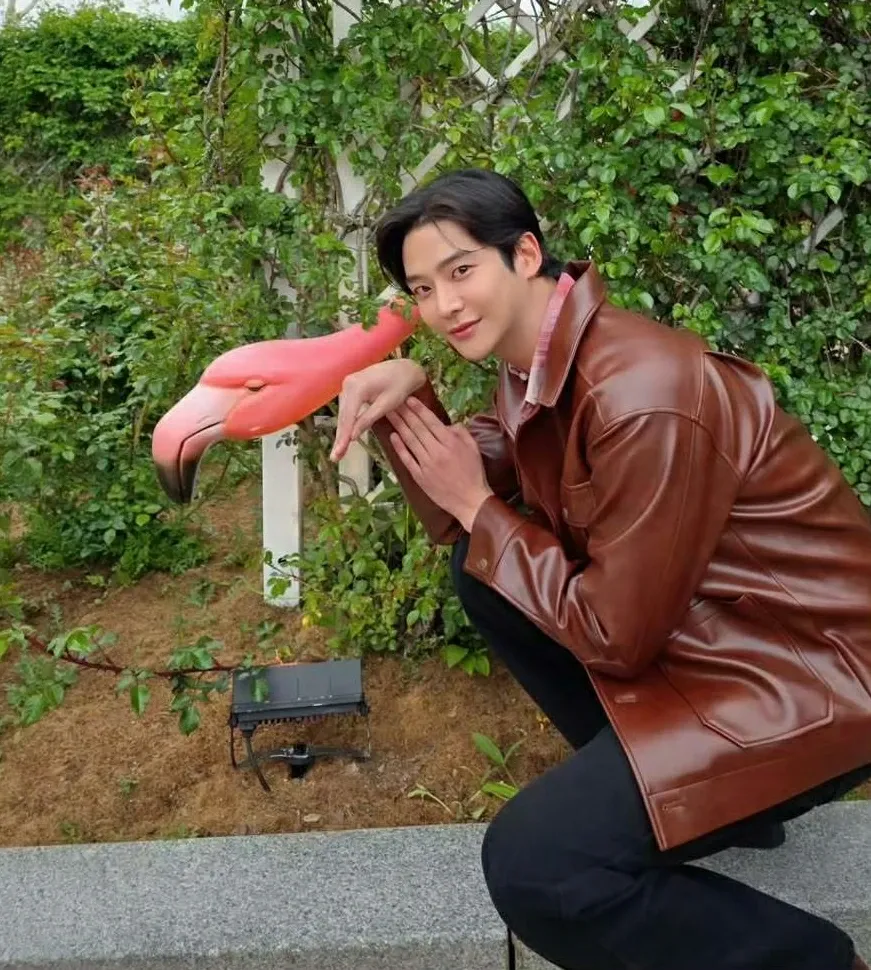 Cuplikan di balik layar dari Rowoon