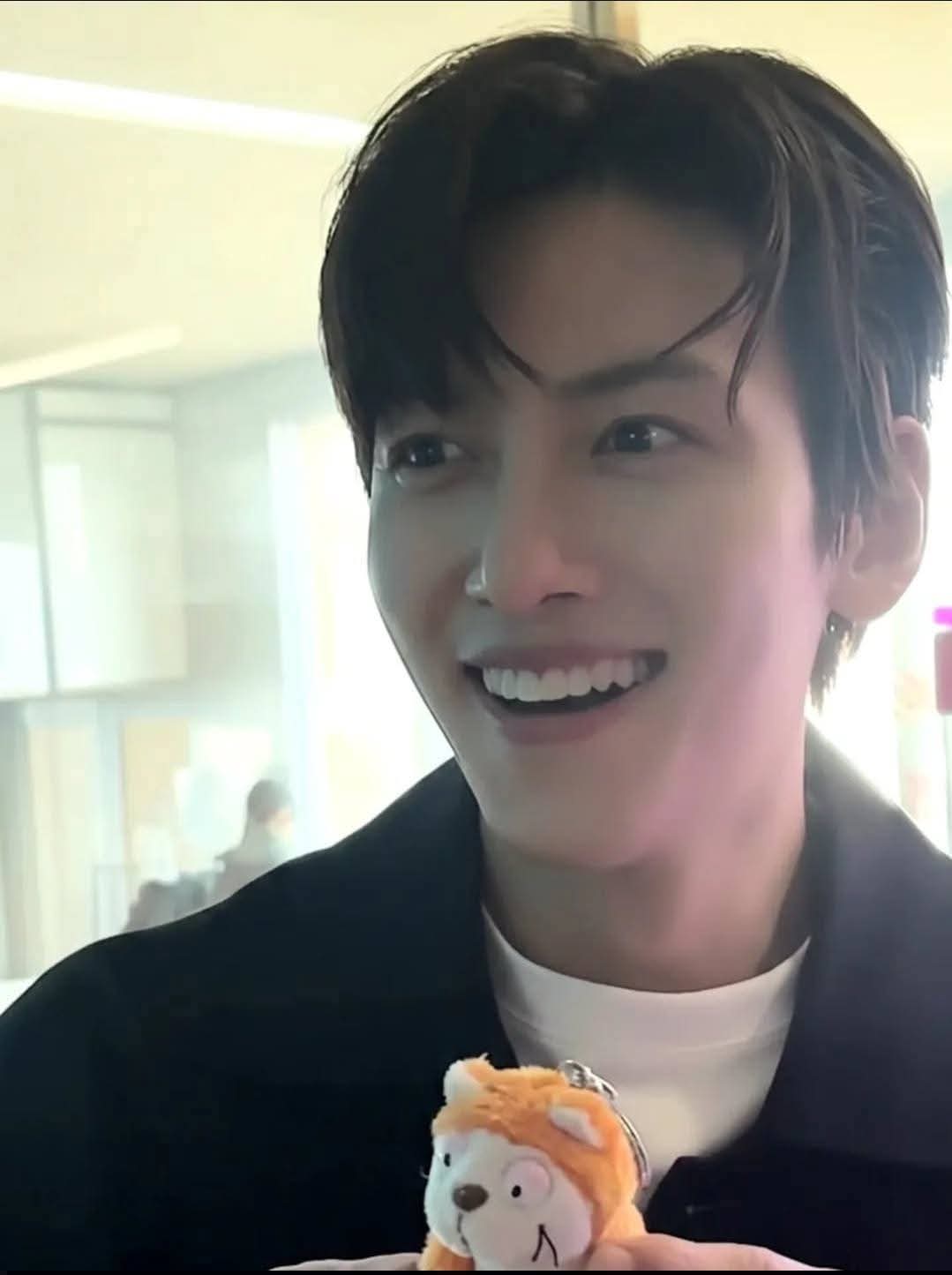 Behind-the-scenes cut of Ji Changwook