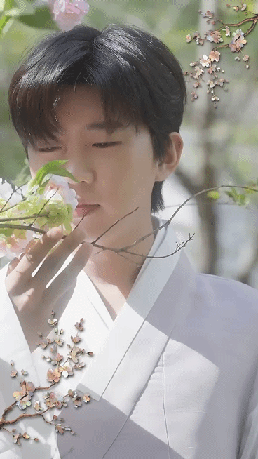 A moment captured by a fan of Lim Youngwoong