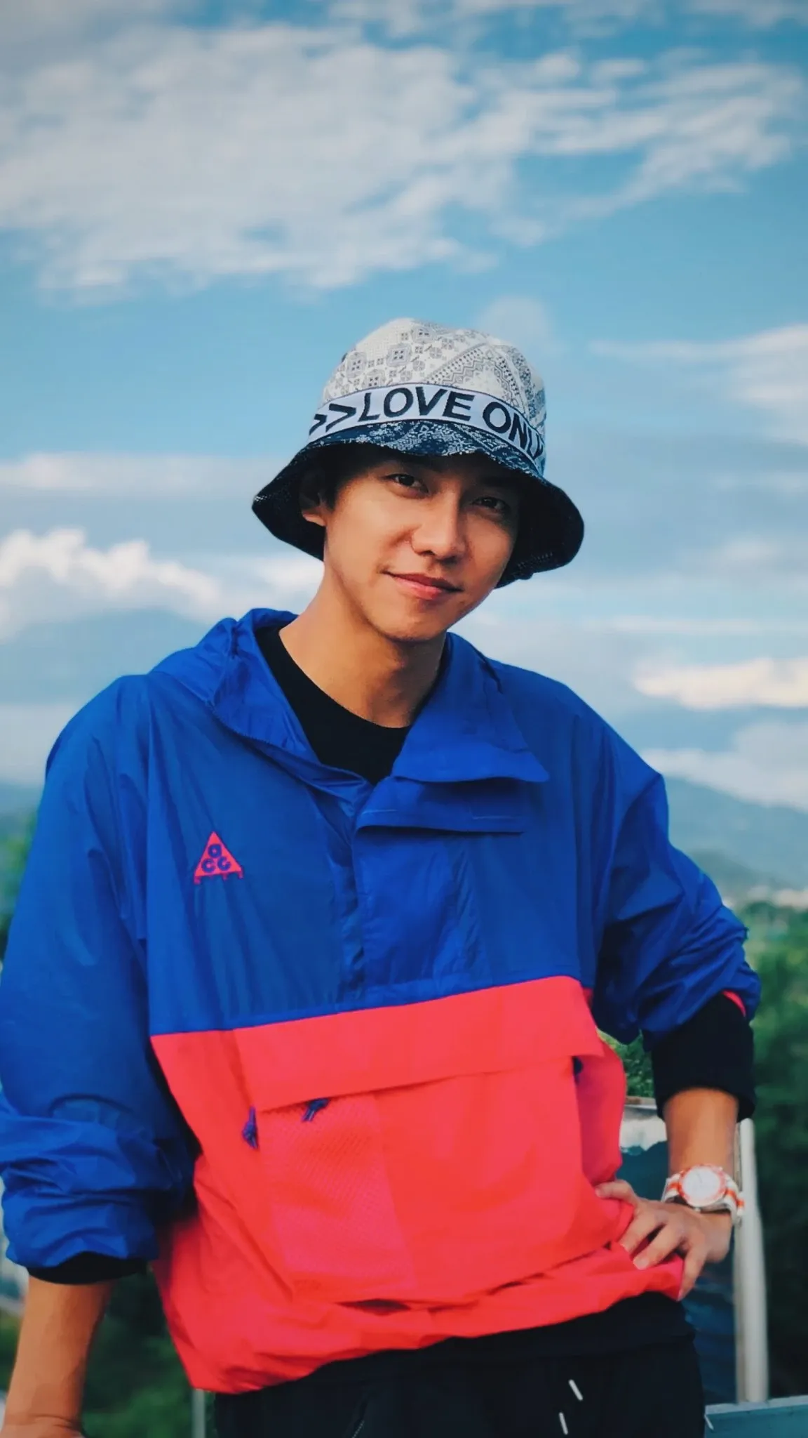Foto terbaru dari Lee Seunggi
