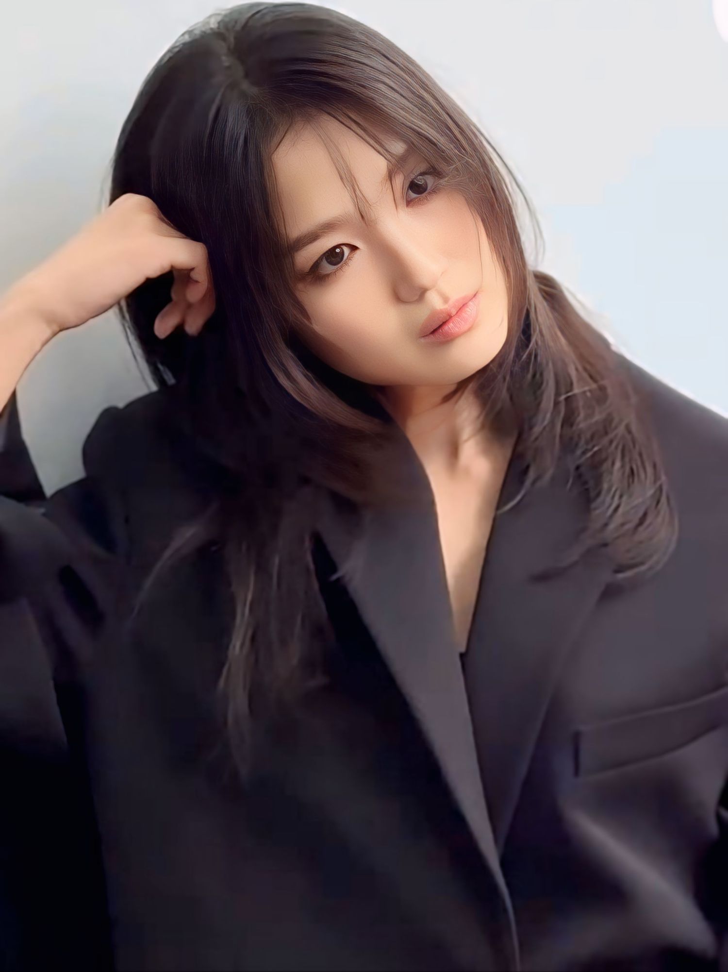 Behind-the-scenes cut of Kim Hyeyoon