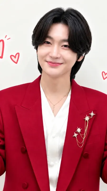 Latest photo of Kim Yongbin
