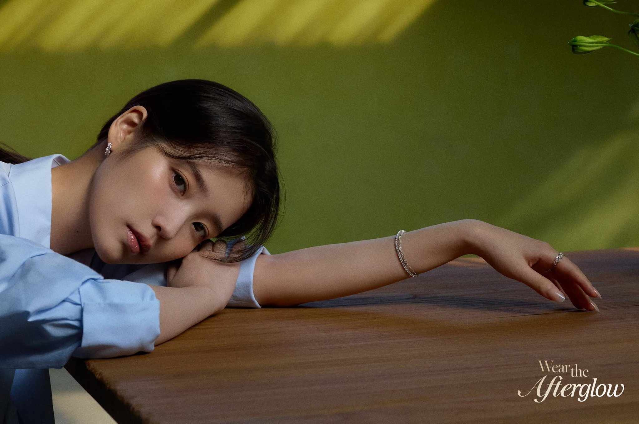 Behind-the-scenes cut of IU