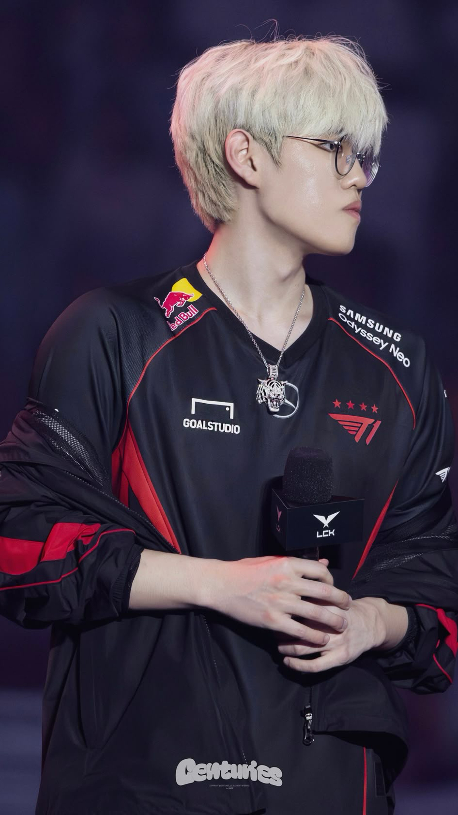 Special wallpaper made by Oner's fans