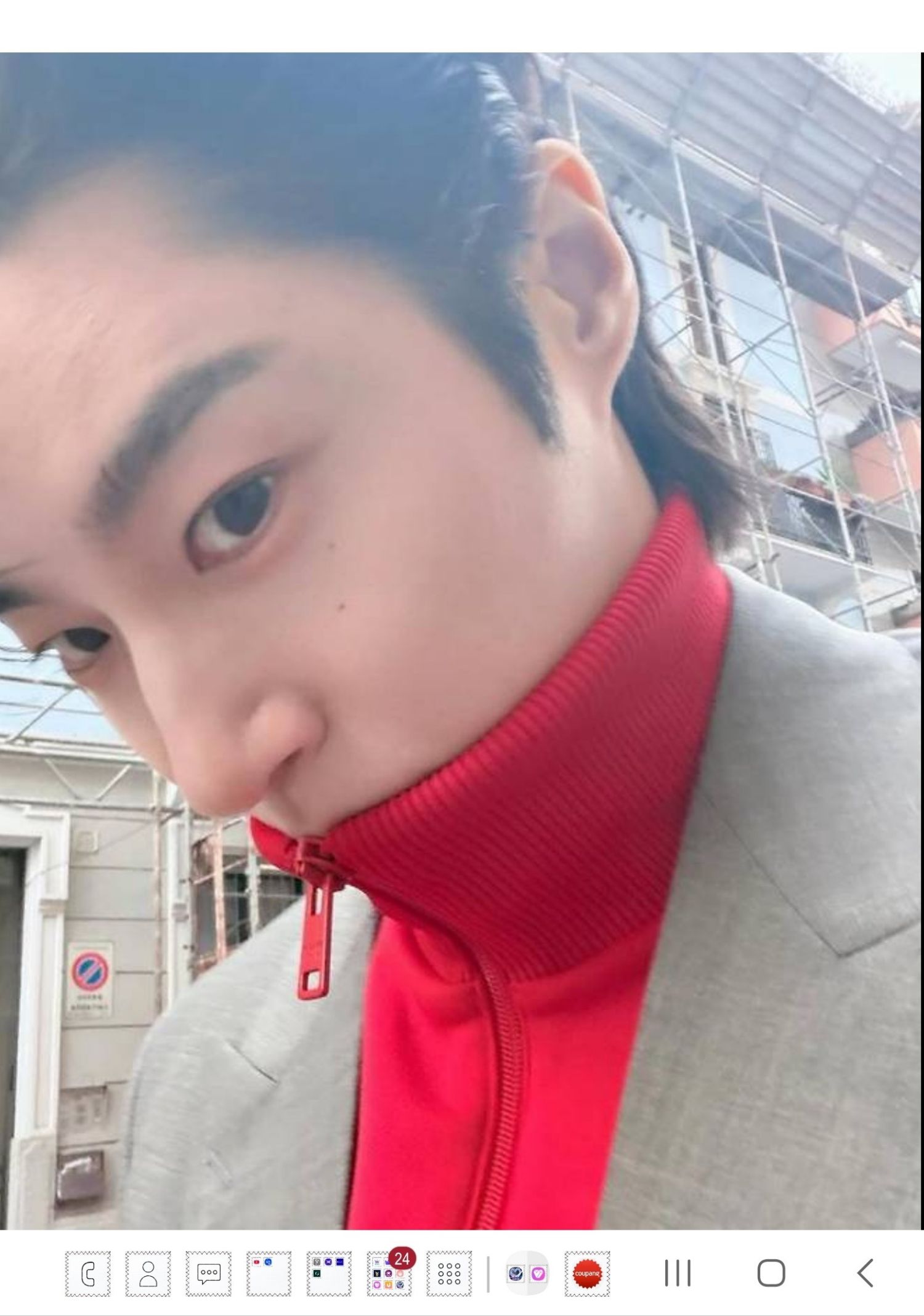 Behind-the-scenes cut of Byeon Wooseok