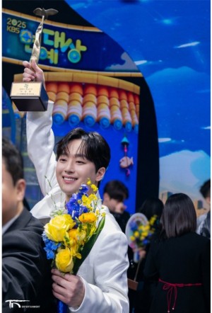 粉絲拍下的李燦元瞬間