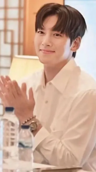 A moment captured by a fan of Ji Changwook