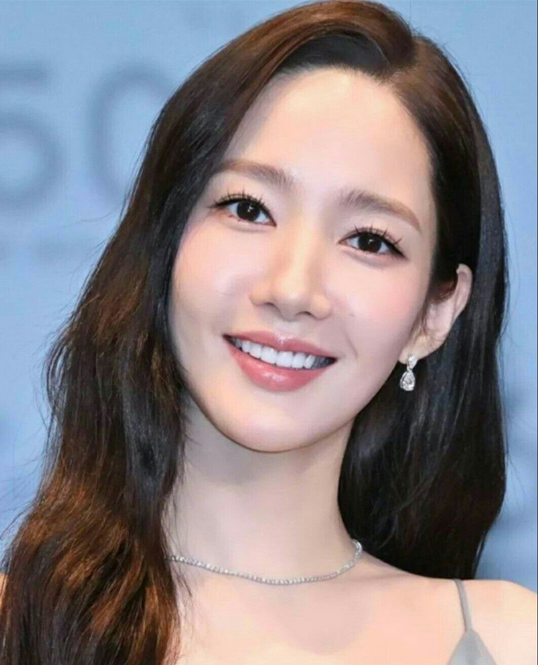 Behind-the-scenes cut of Park Minyoung