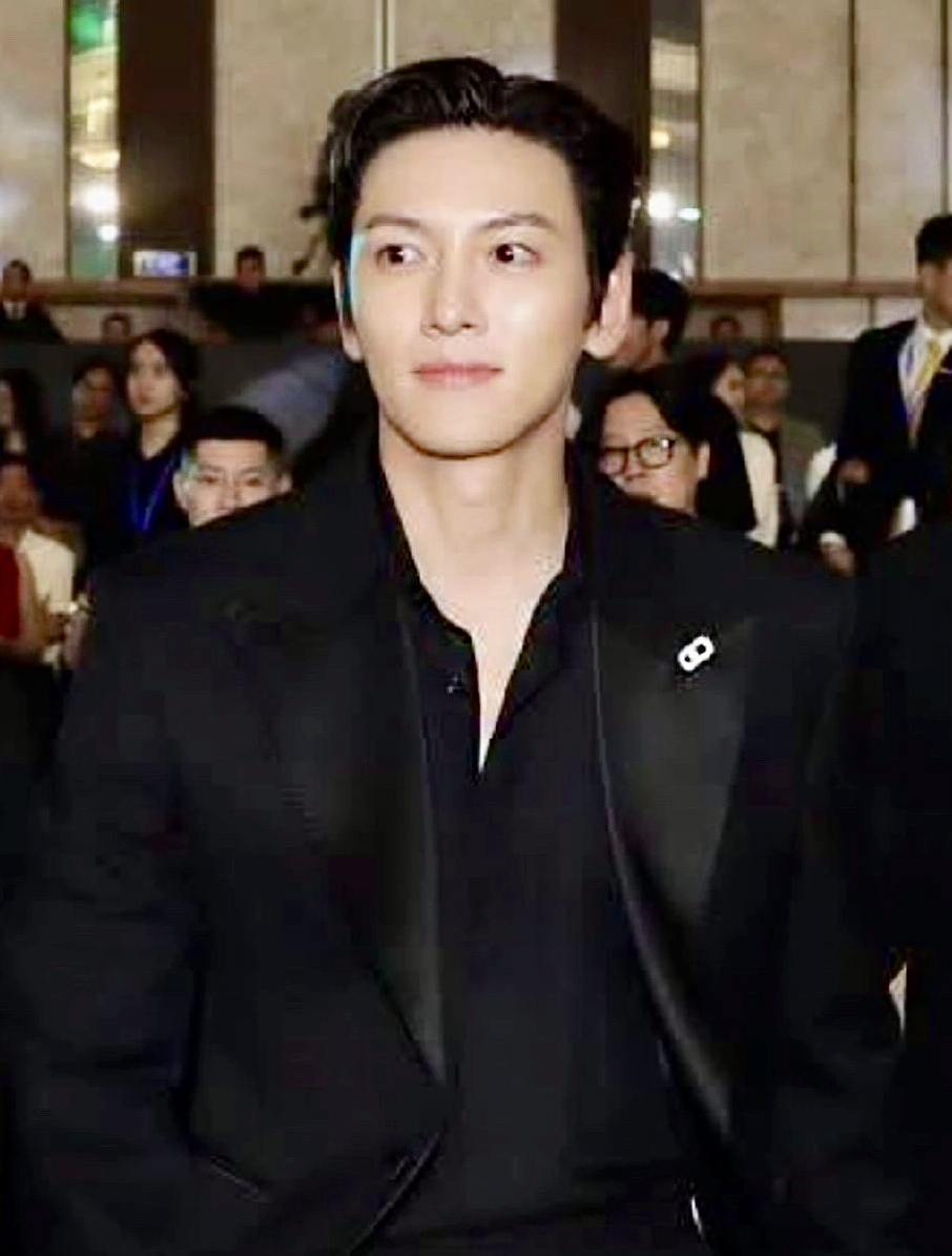 A moment captured by a fan of Ji Changwook