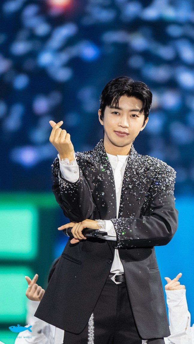 Representative background image loved by Lim Youngwoong fandom