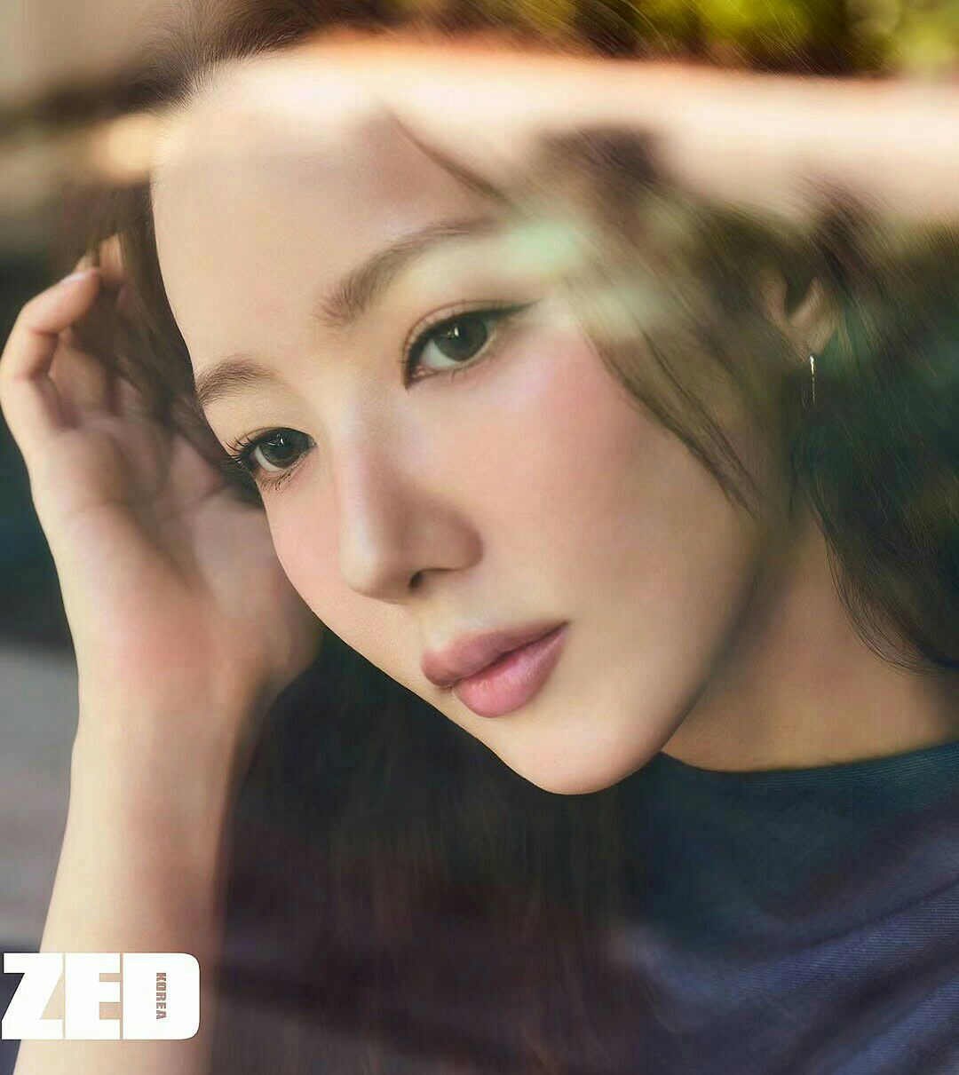Behind-the-scenes cut of Park Minyoung
