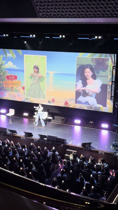Special wallpaper made by Kim Minju's fans