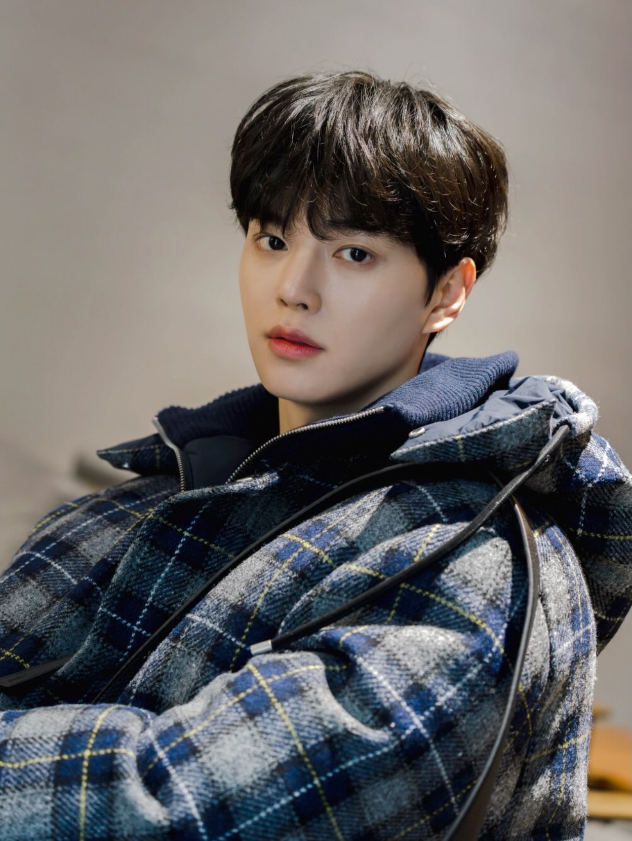 Behind-the-scenes cut of Song Kang