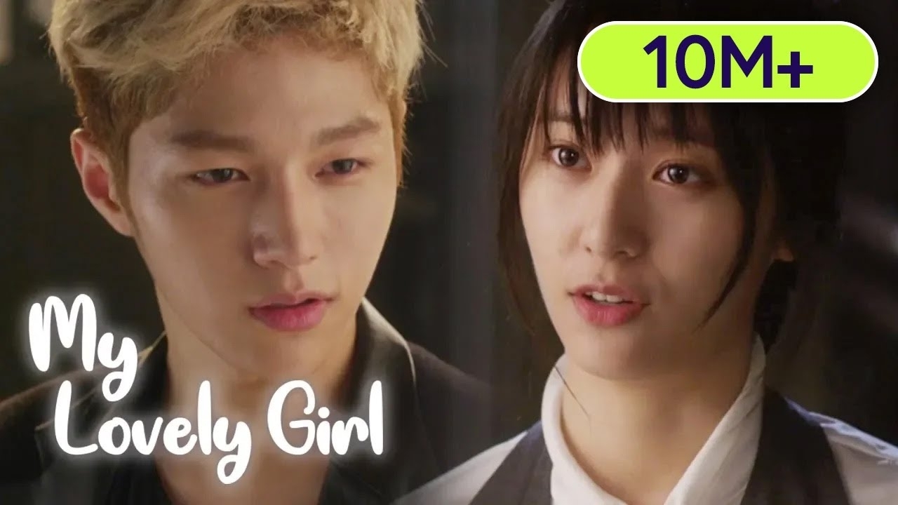 A moment captured by a fan of Kim Myungsoo (L)