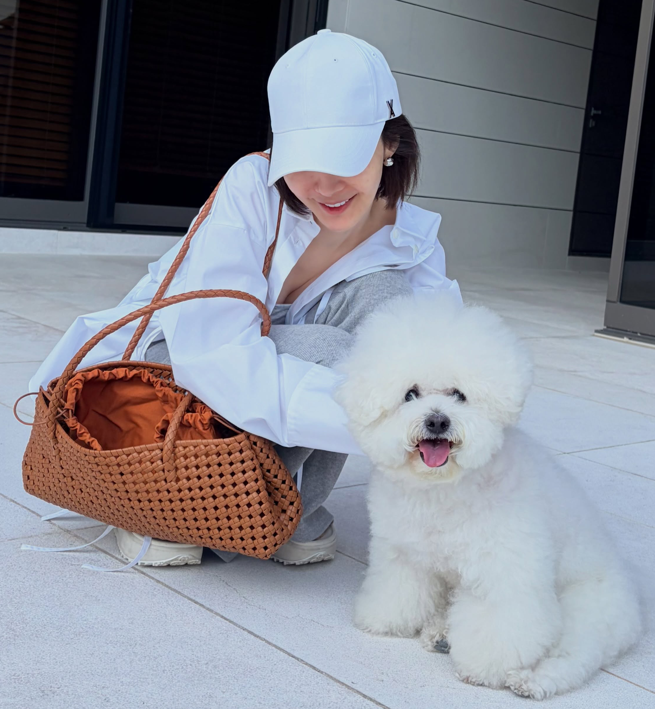 Behind-the-scenes cut of Park Minyoung