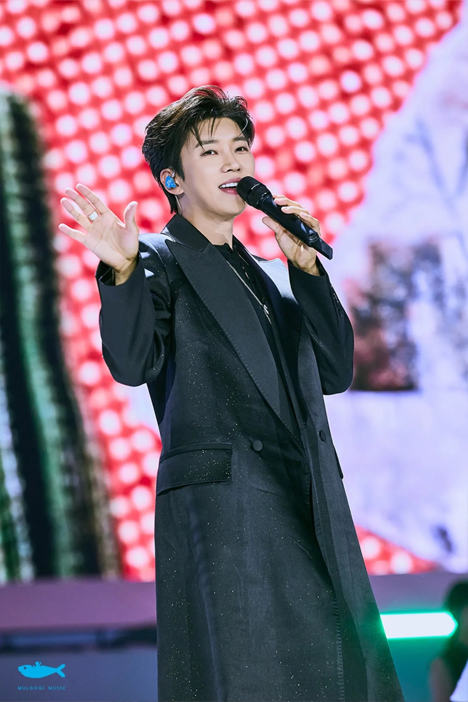 Cuplikan di balik layar dari Lim Youngwoong