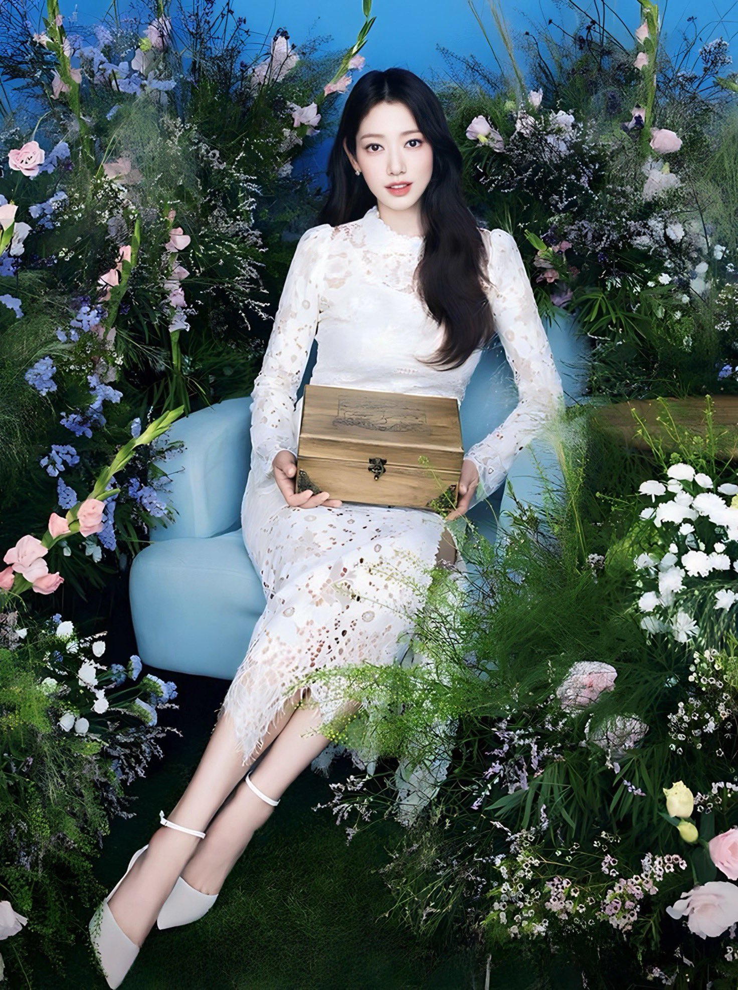 A moment captured by a fan of Park Shinhye