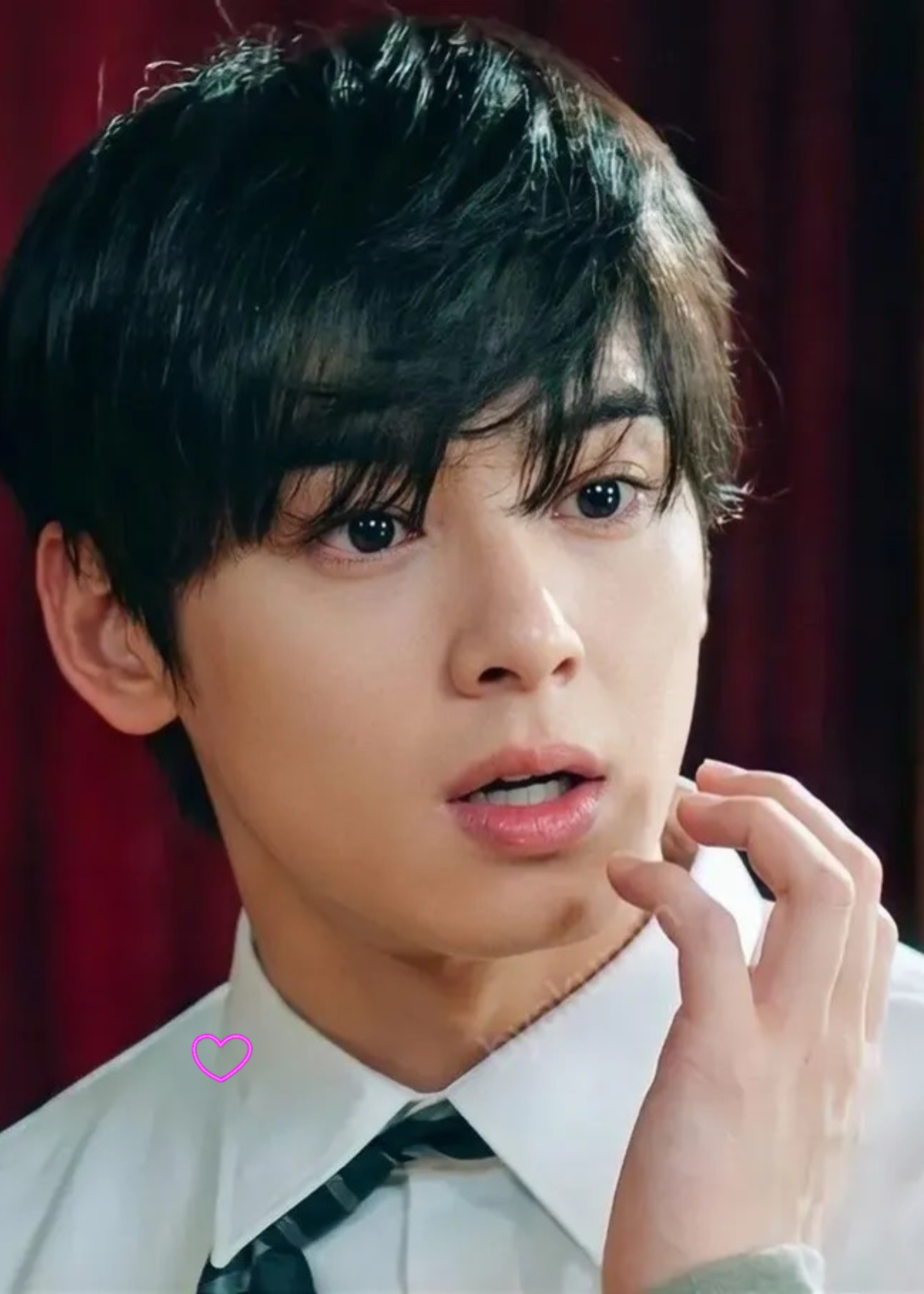 Behind-the-scenes cut of Cha Eunwoo