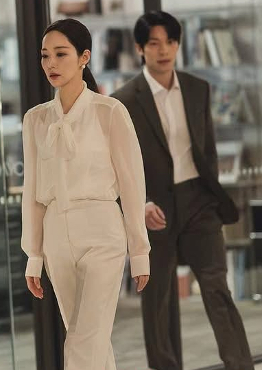 粉絲拍下的朴敏英瞬間