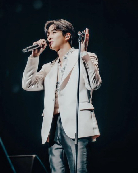 路云的最新照片