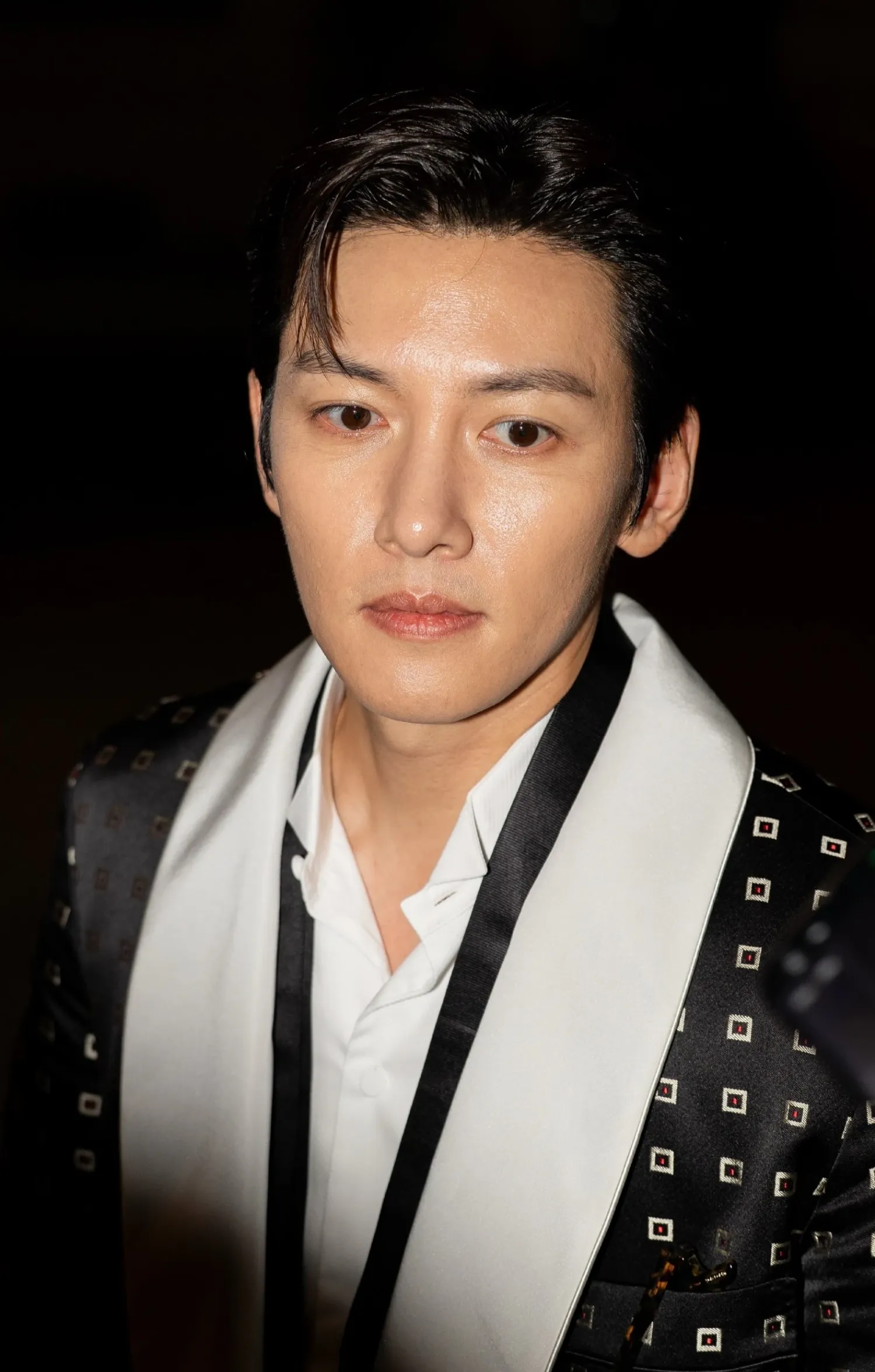 Behind-the-scenes cut of Ji Changwook