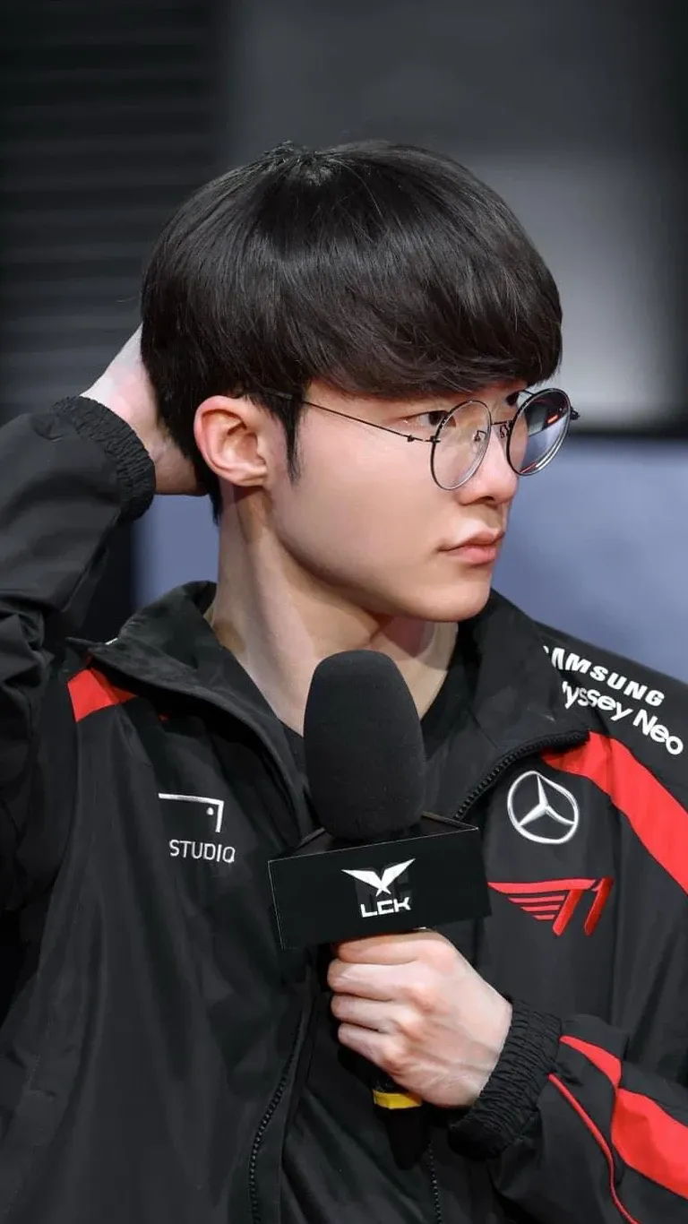 Representative background image loved by Faker fandom
