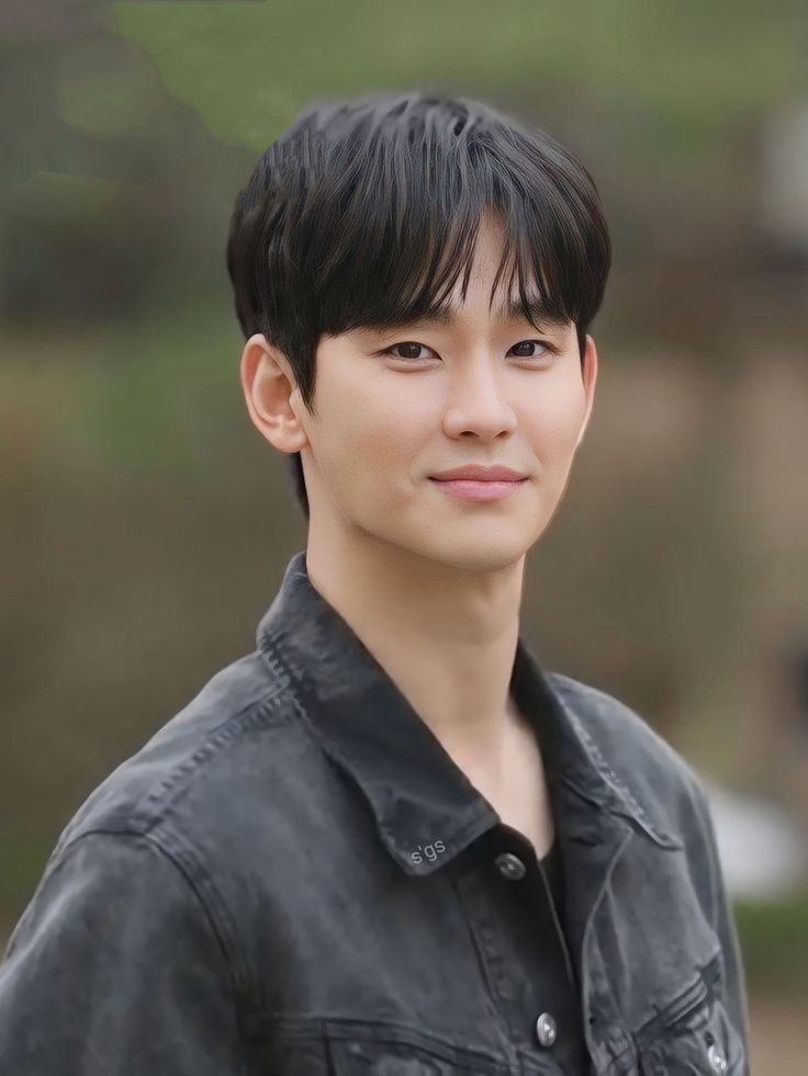 Recent activity shot of Kim Soohyun