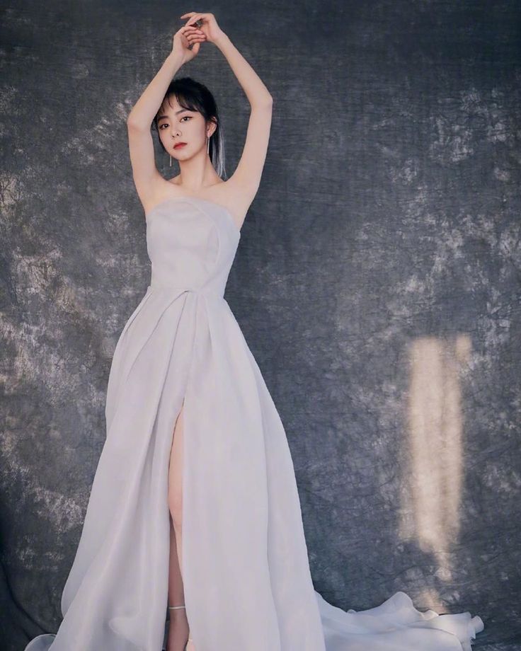 Behind-the-scenes cut of Tan Song Yun