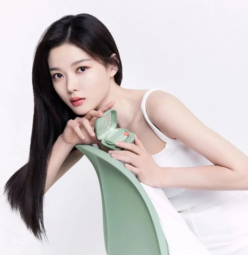 Recent activity shot of Kim Youjung