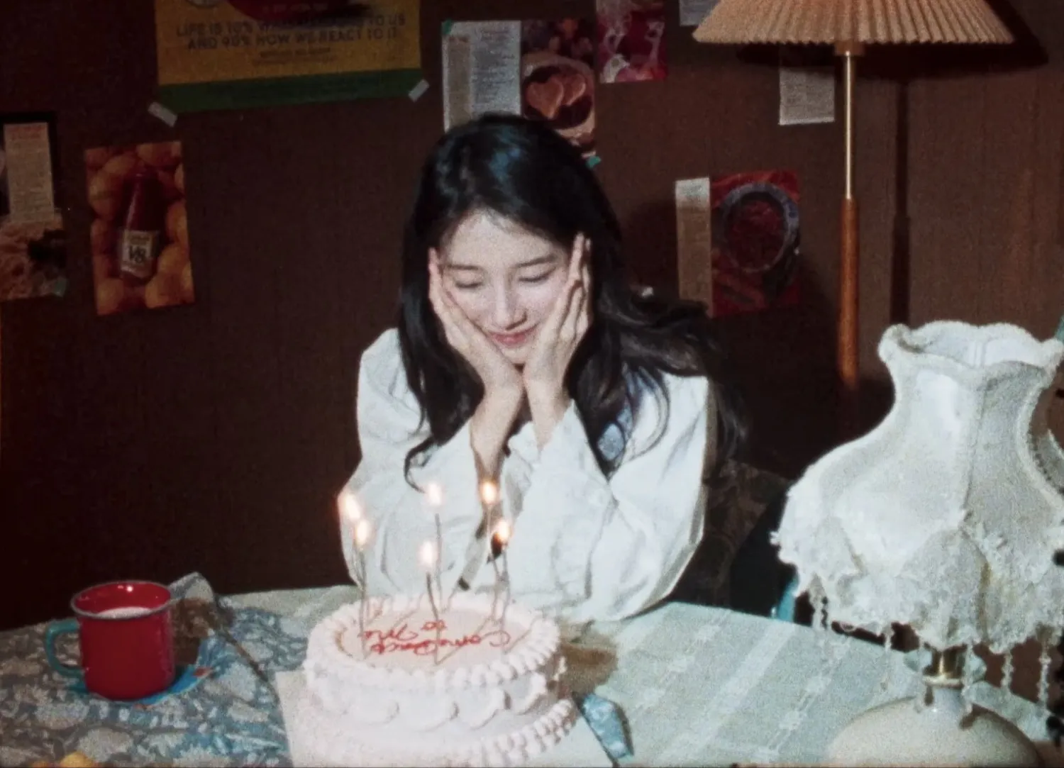 Behind-the-scenes cut of Bae Suzy