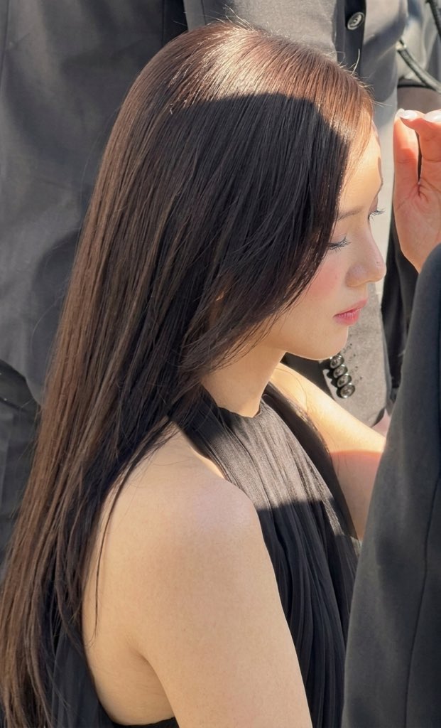Behind-the-scenes cut of Jisoo (1995)