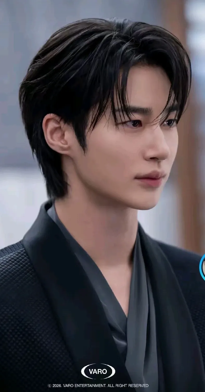 변우석 커뮤니티에서 인기있는 오늘의 배경화면