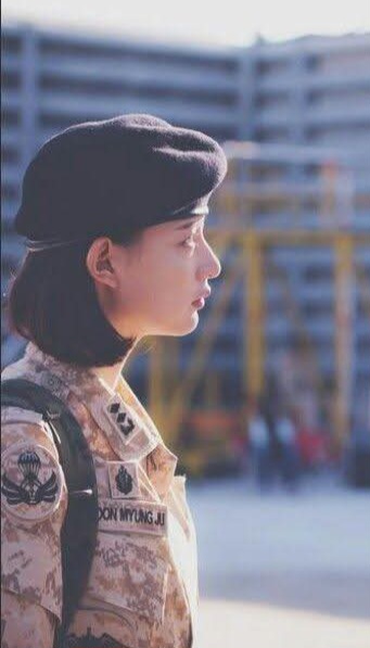 Behind-the-scenes cut of Kim Jiwon