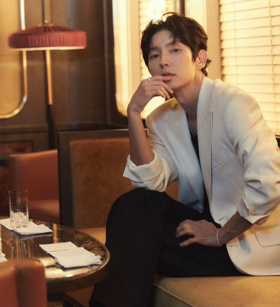 Latest photo of Lee Joongi