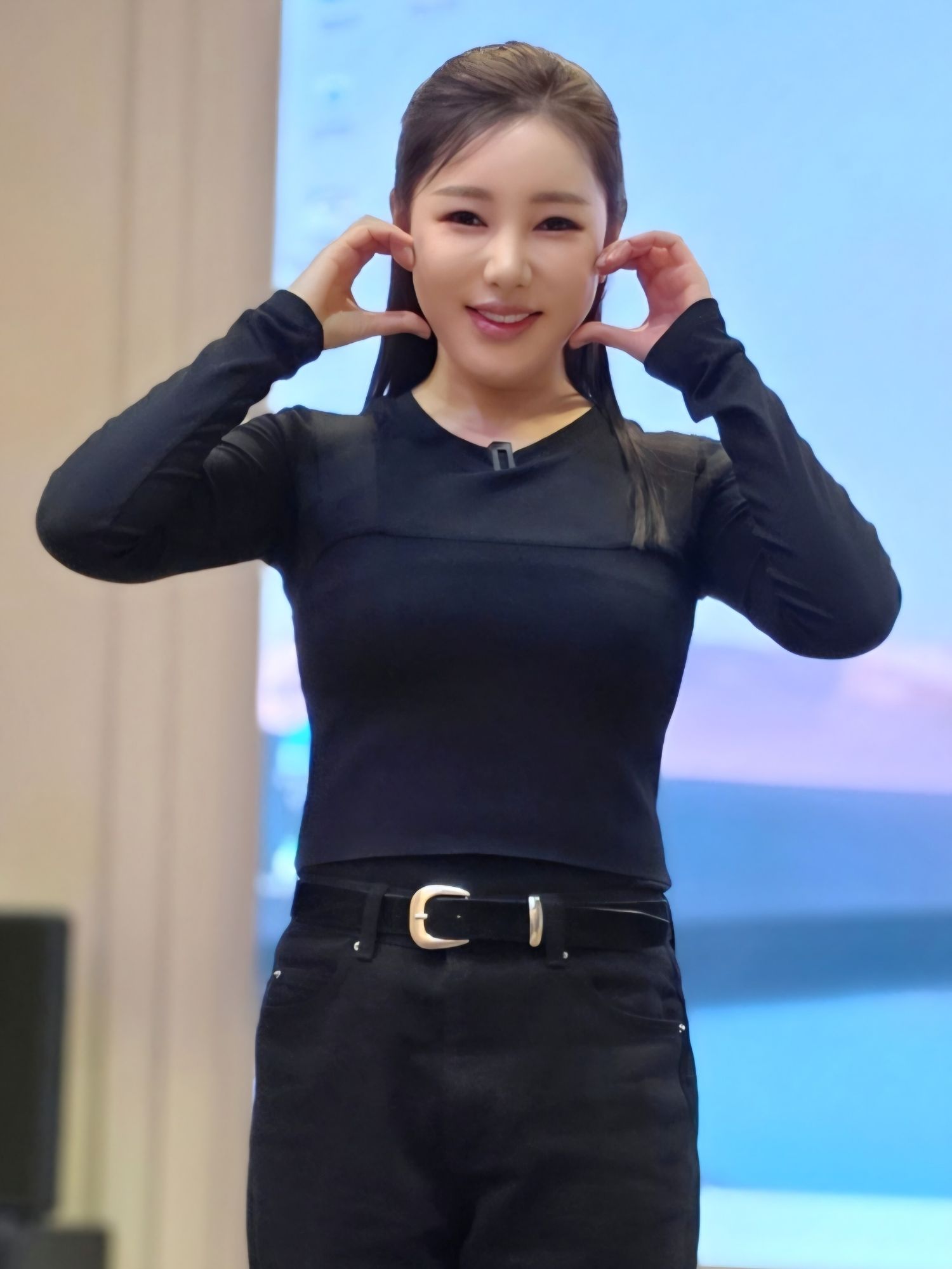 ソン・ガインの最近の活動ショット