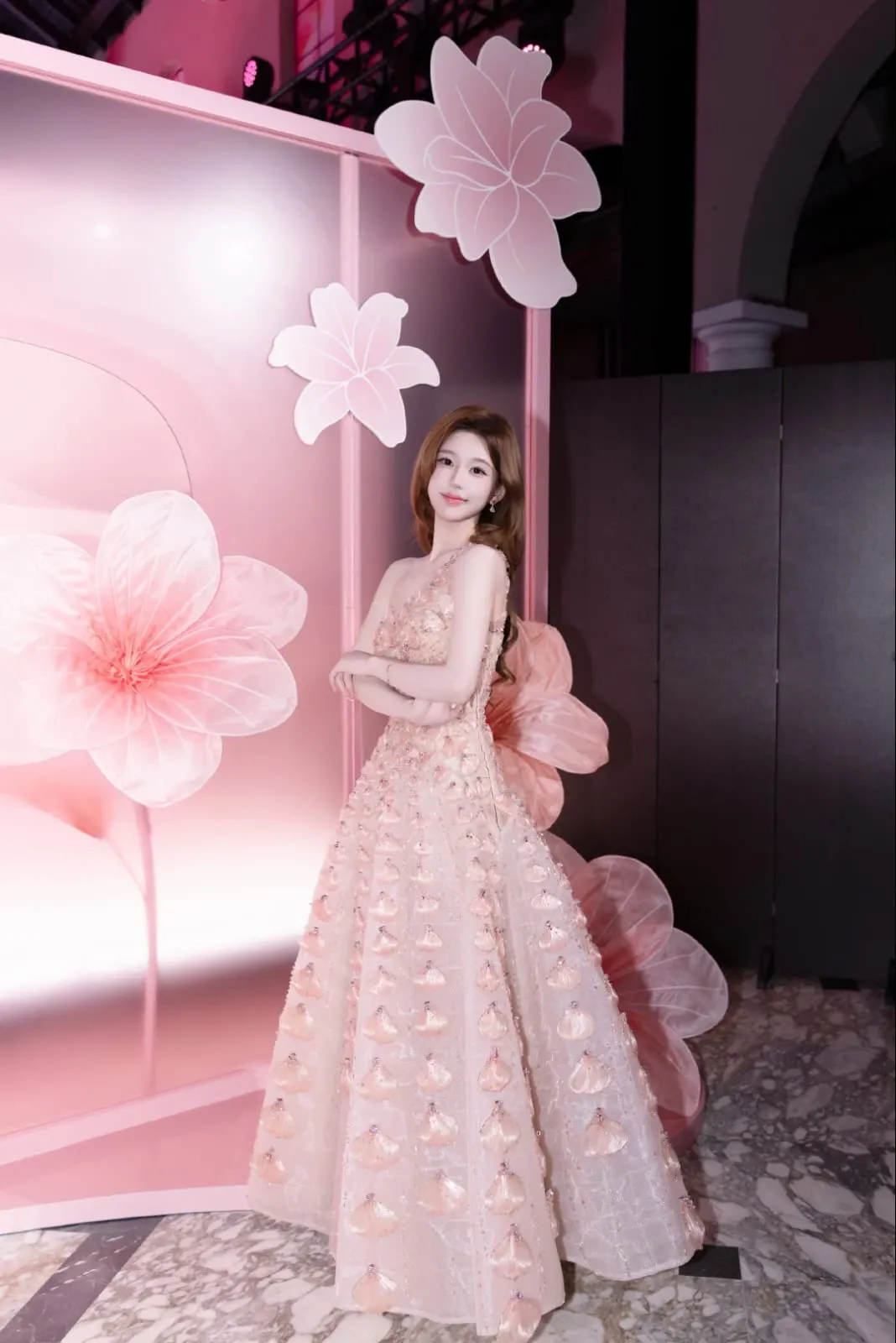 A moment captured by a fan of Zhao Lusi