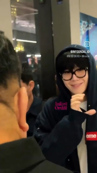 A moment captured by a fan of Kim Seonho