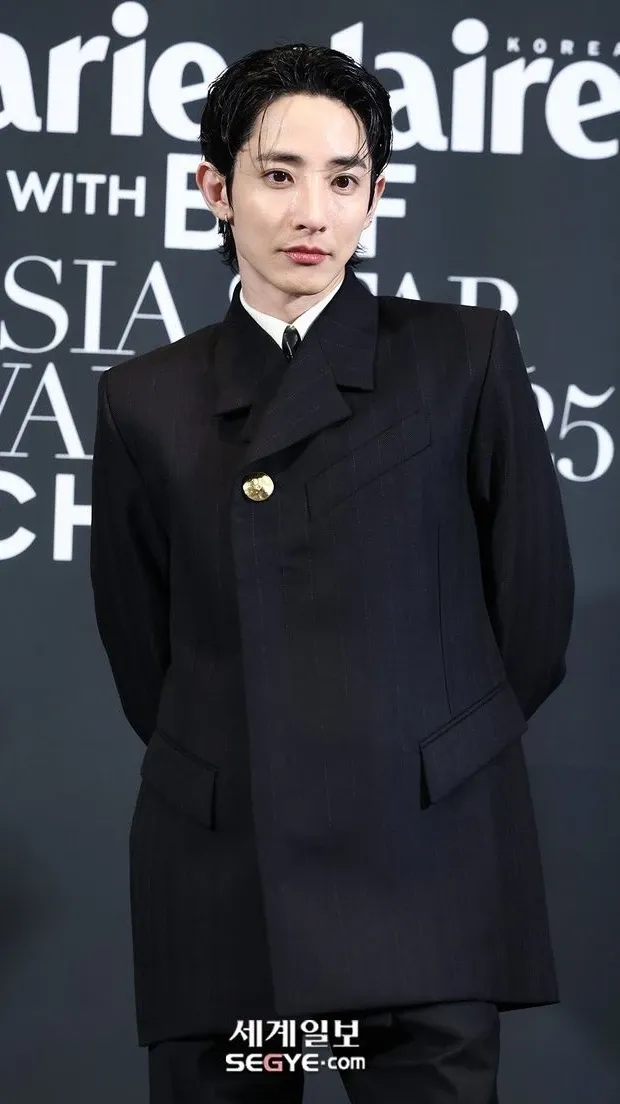 イ・スヒョクの最近の活動ショット