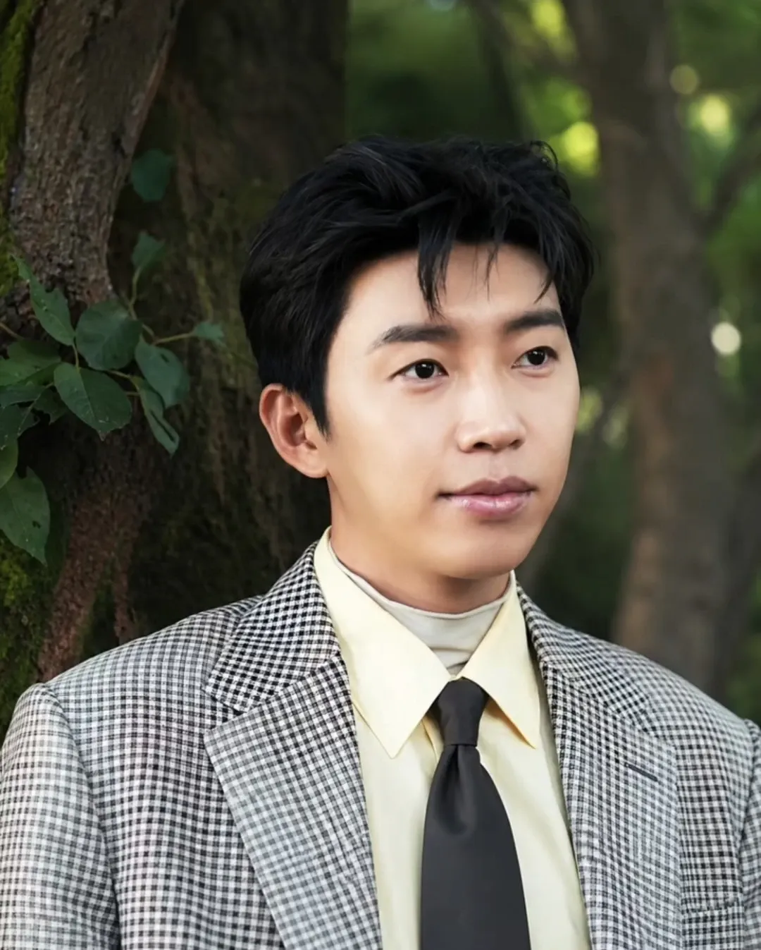 Behind-the-scenes cut of Lim Youngwoong