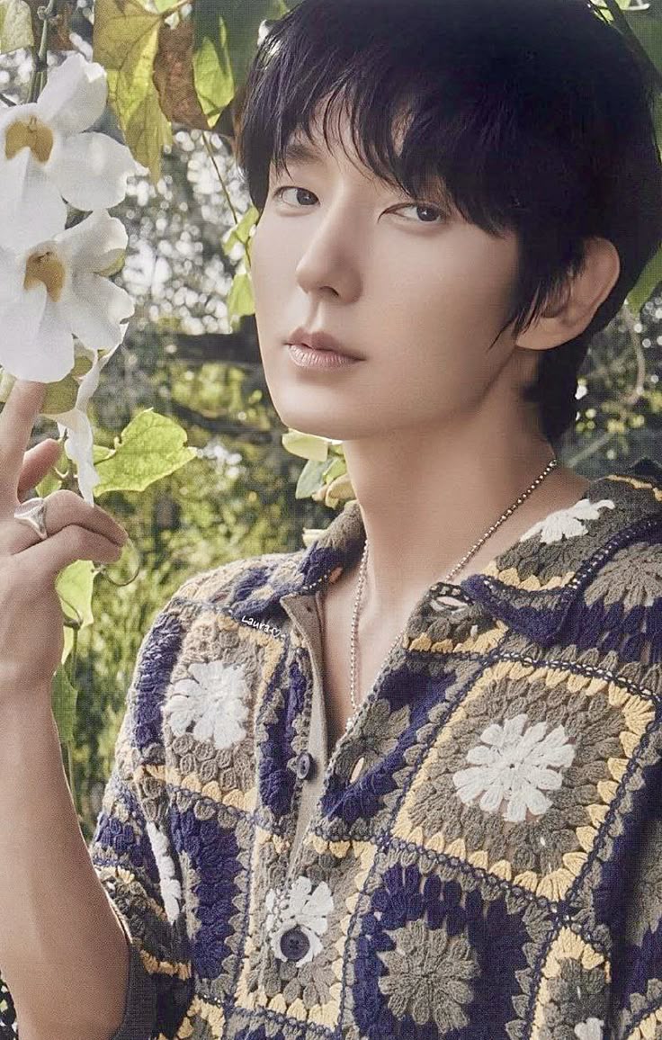 A moment captured by a fan of Lee Joongi