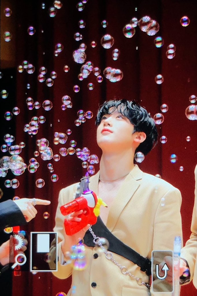 Behind-the-scenes cut of Kim Yohan