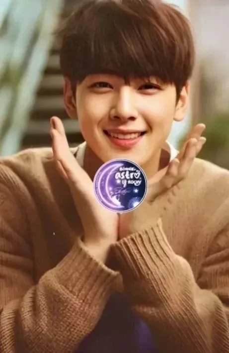 Behind-the-scenes cut of Cha Eunwoo